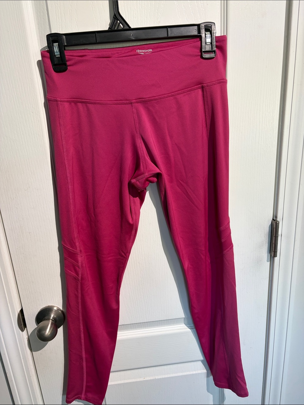 NWOT Reebok Hot Pink Performance Leggings